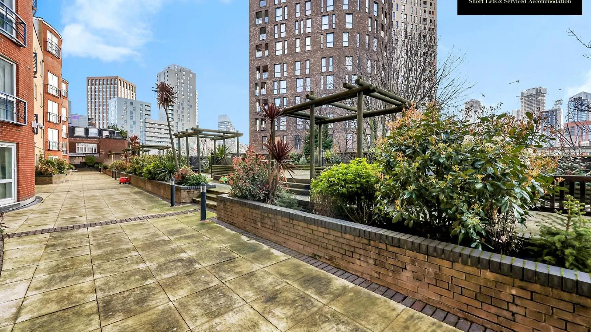 Caraway Heights 2Bedroom Apt Sleeps 6 In Canary Wharf, Free Parking, Near Excel, O2 & London City Airport By Maison Christo Property Short Lets & Serviced Accommodation